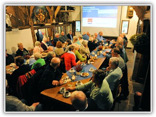 Das Heimathaus füllte sich schnell, weil der Bürgermeister Neues verbreiten kann