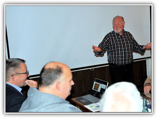 Der Vorsitzende des Heimatvereins, Lüdiger Liehmann bedankt sich bei den Bsuchern für ihr Kommen und beim Bürgermeister Andreas Kaiser für die interessanten Hinweise.