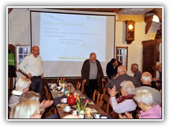 Applaus für die Referenten.