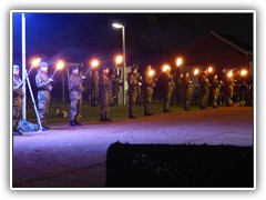 Fackelträger sind Kulisse